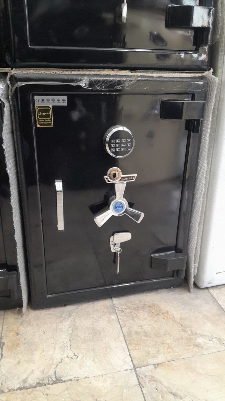 گاوصندوق مدل550kk